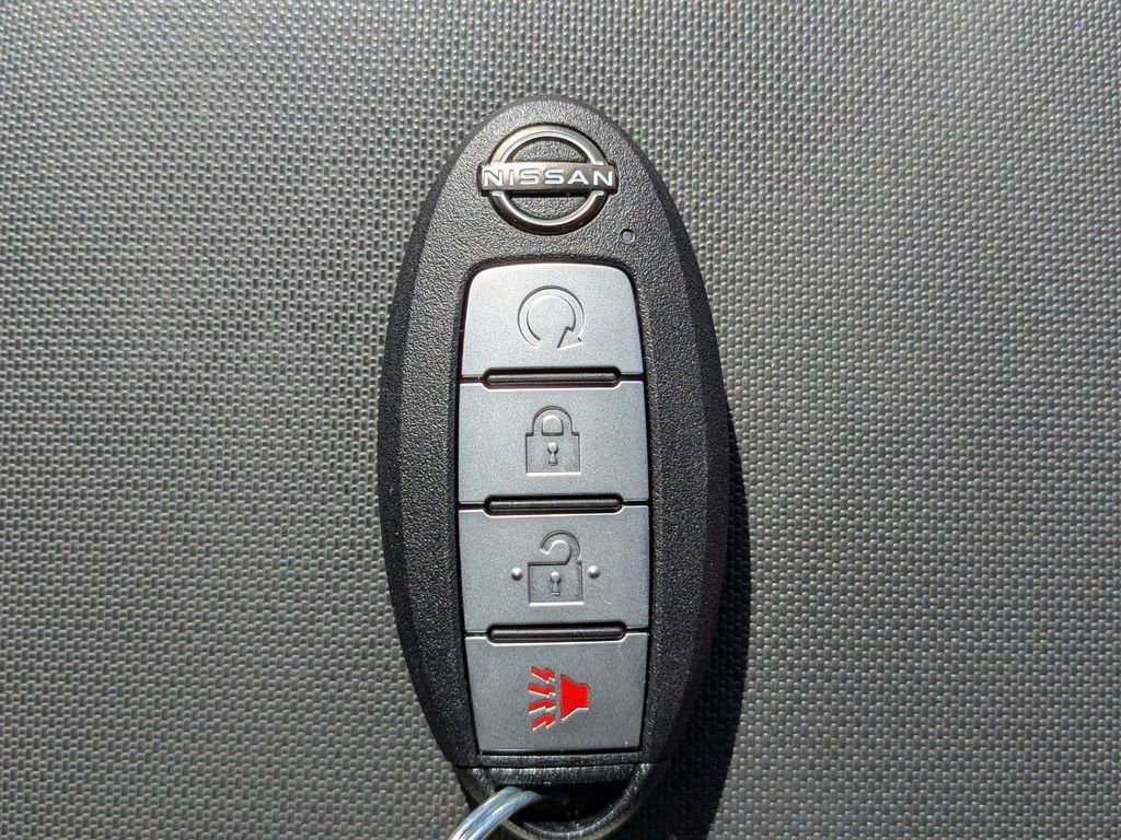 Used 2022 Nissan Frontier PRO-4X image 32