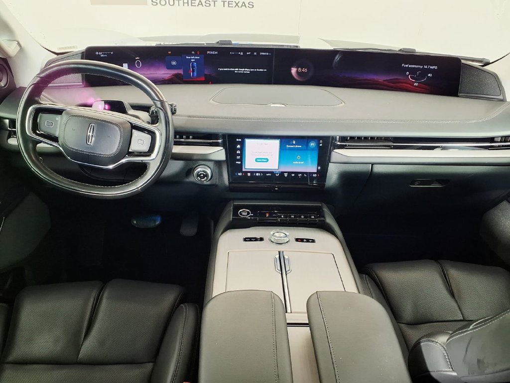 Used 2025 Lincoln Navigator Reserve AWD/4WD image 12