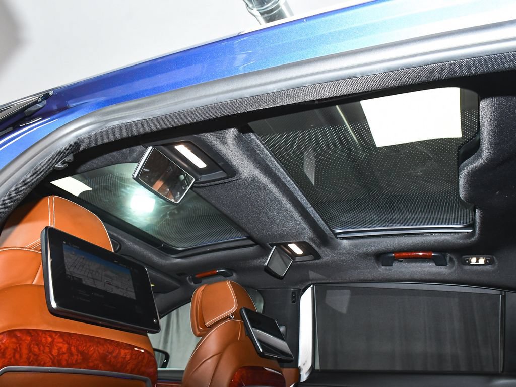 Used 2022 BMW ALPINA B7 xDrive w/ Luxury Rear Seating Package AWD/4WD image 72