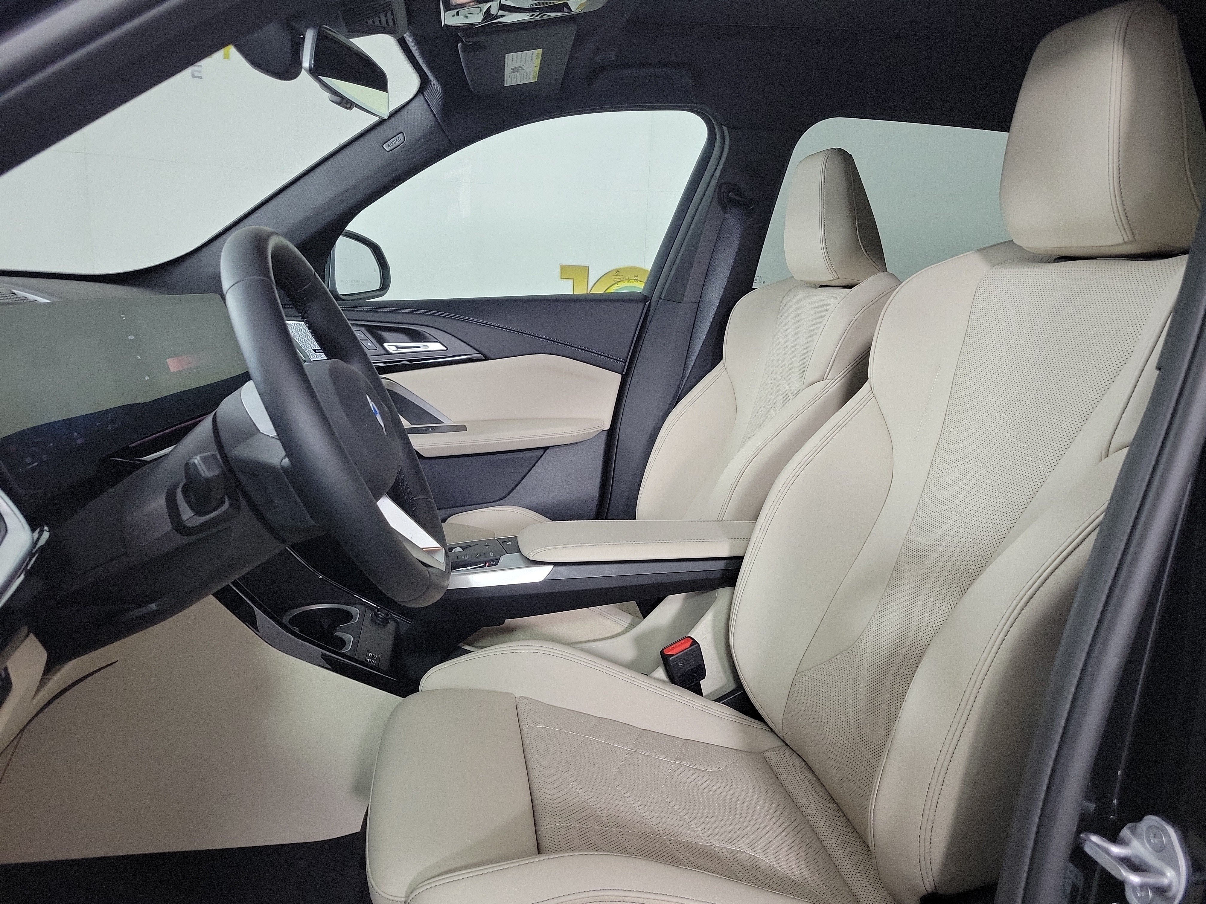 Certified 2025 BMW X1 xDrive28i w/ Convenience Package AWD/4WD image 9