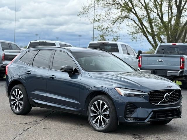 Used 2023 Volvo XC60 B5 Plus AWD/4WD image 38