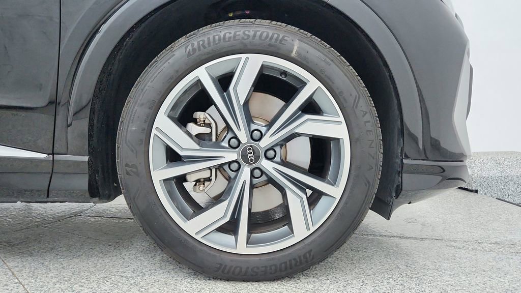 Used 2024 Audi Q4 e-tron Premium w/ Convenience Package image 14