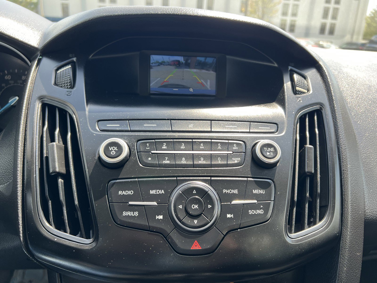 Used 2018 Ford Focus SE w/ SE Appearance Package image 19