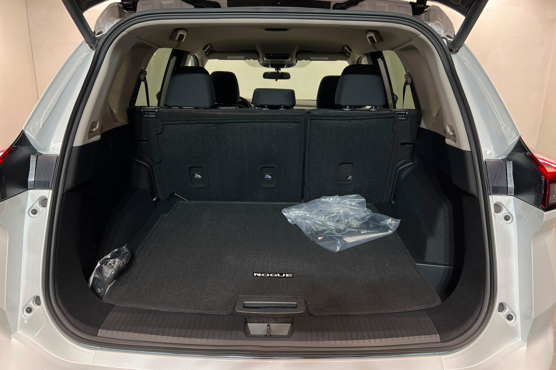 New 2026 Nissan Rogue SV w/ Cold Weather Package AWD/4WD image 22