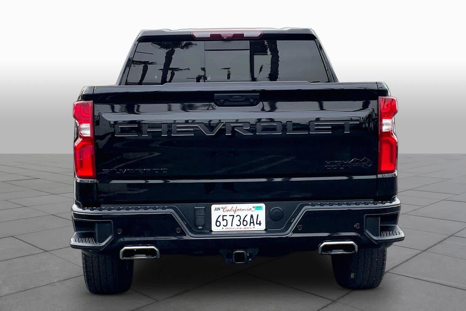 Used 2024 Chevrolet Silverado 1500 High Country w/ Technology Package RWD image 4