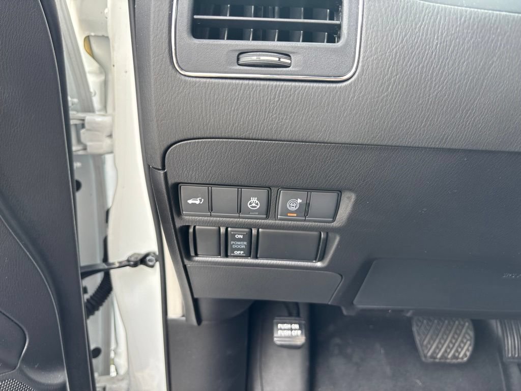 Used 2023 Nissan Armada SL w/ Captain's Chairs Package RWD image 14