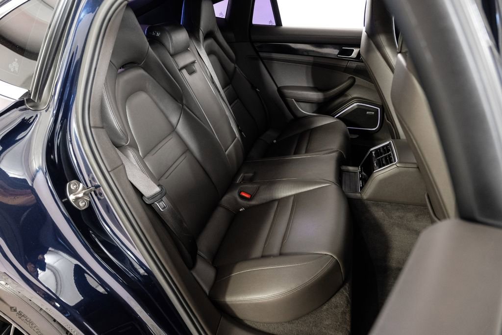 Used 2021 Porsche Panamera image 40