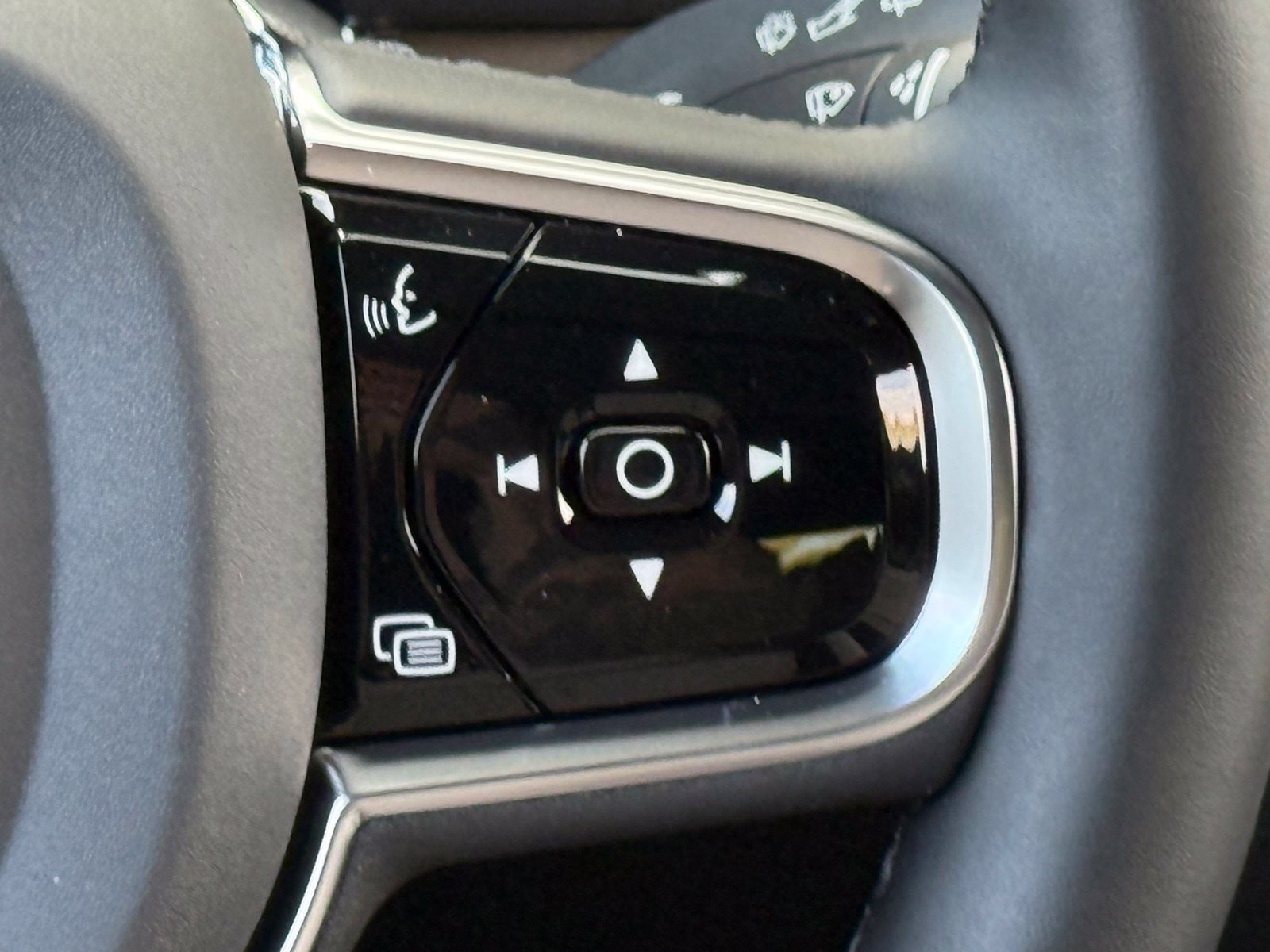 New 2027 Volvo XC90 B6 Ultra AWD/4WD image 38