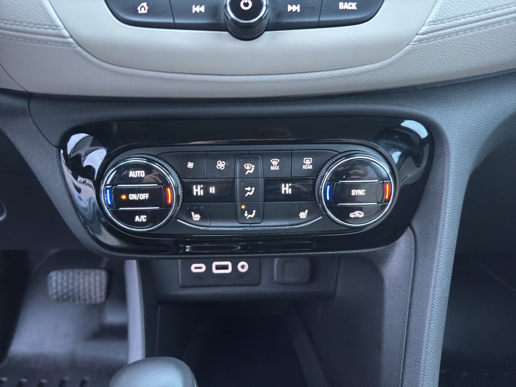 Used 2023 Buick Encore GX Essence w/ Experience Buick Package image 18