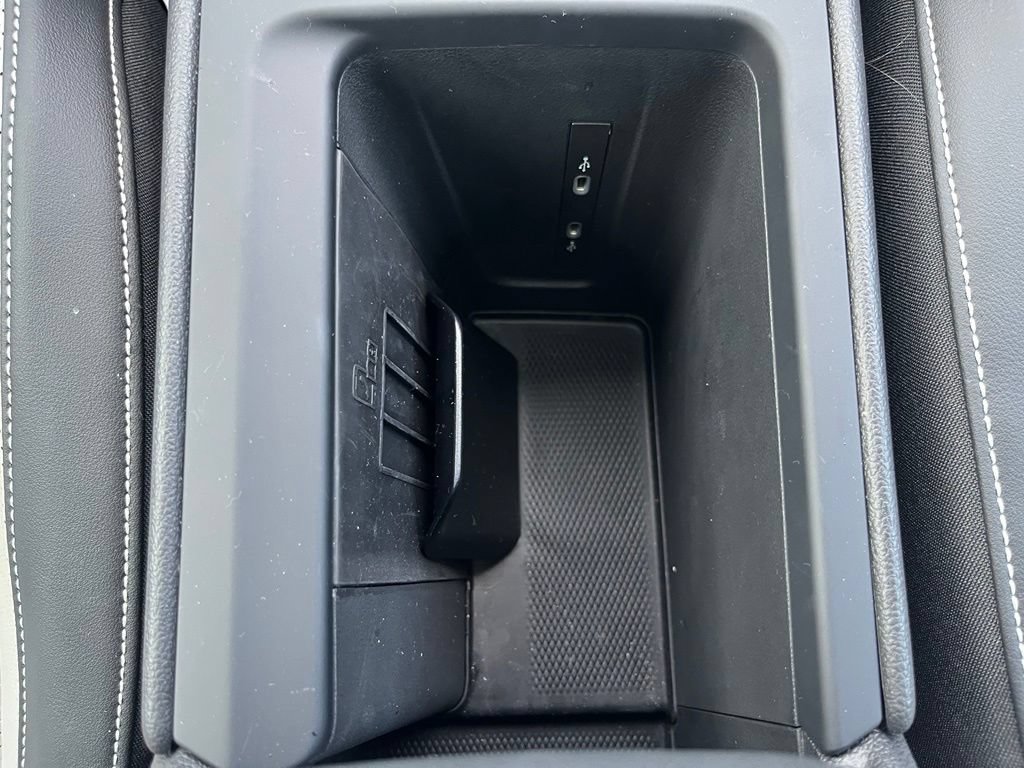 Certified 2025 Volkswagen Tiguan SE w/ Panoramic Sunroof Package AWD/4WD image 14
