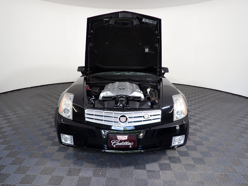 Used 2005 Cadillac XLR RWD image 33