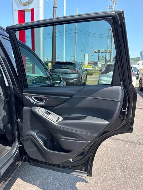 Used 2024 Subaru Forester Premium AWD/4WD image 18