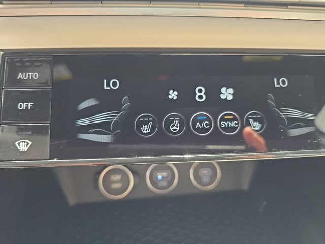 Used 2025 Genesis G70 2.5T AWD/4WD image 21