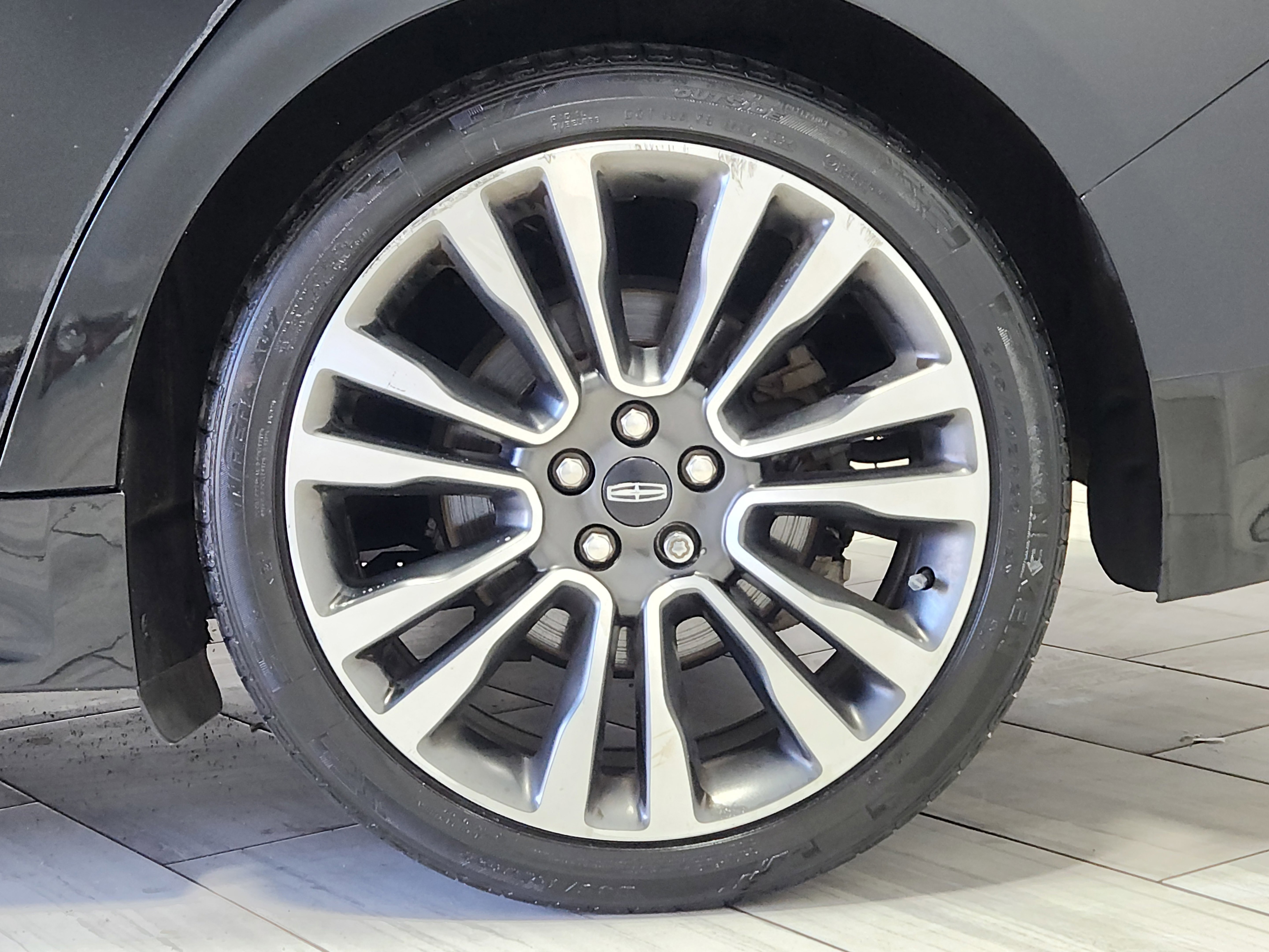 Used 2019 Lincoln Continental Reserve image 9
