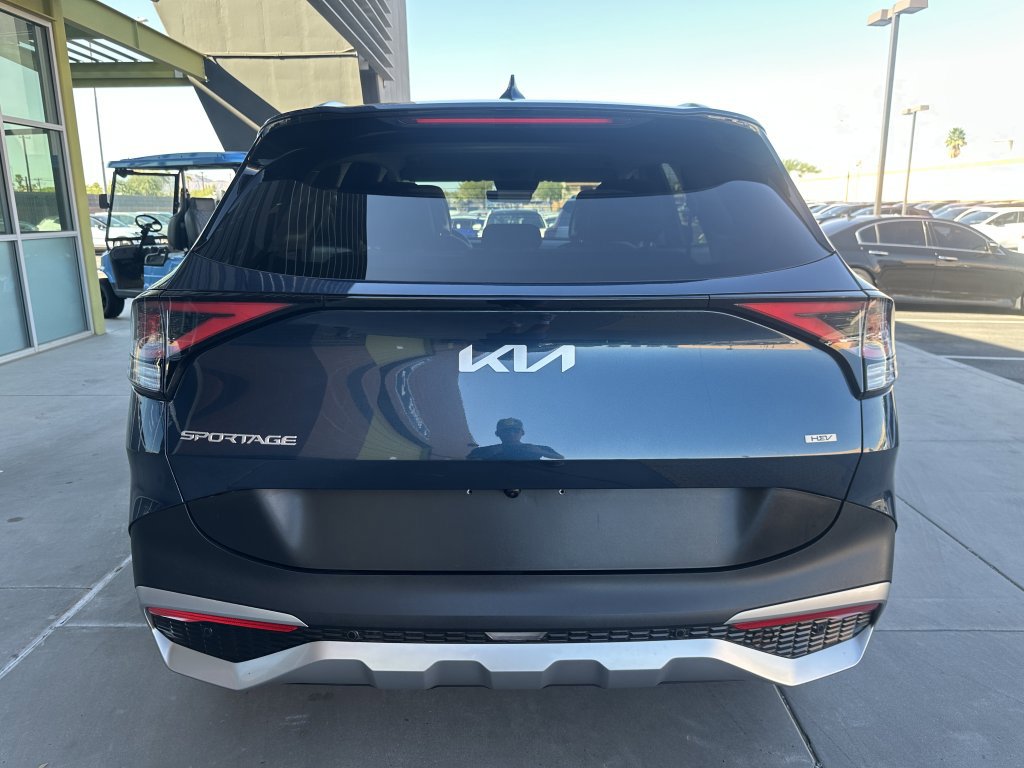 Used 2025 Kia Sportage EX image 11