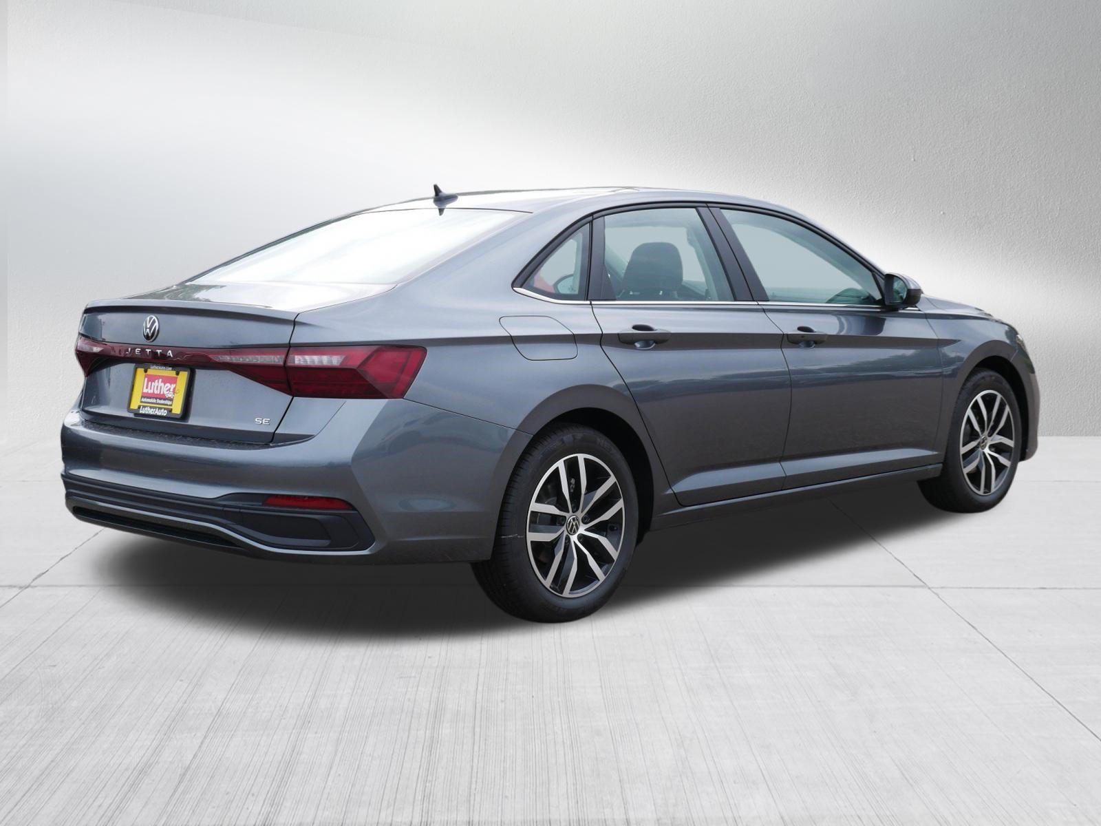 New 2027 Volkswagen Jetta SE FWD image 3