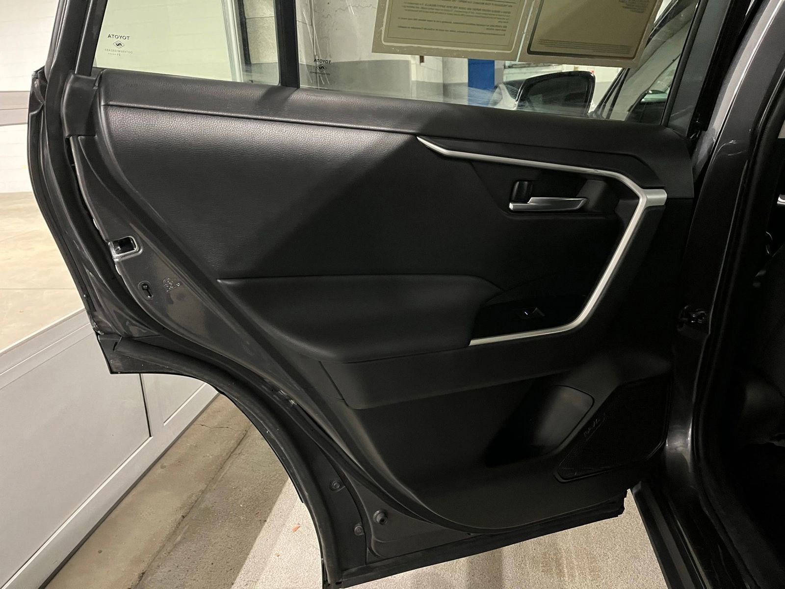 Used 2022 Toyota RAV4 XLE w/ Convenience Package AWD/4WD image 32
