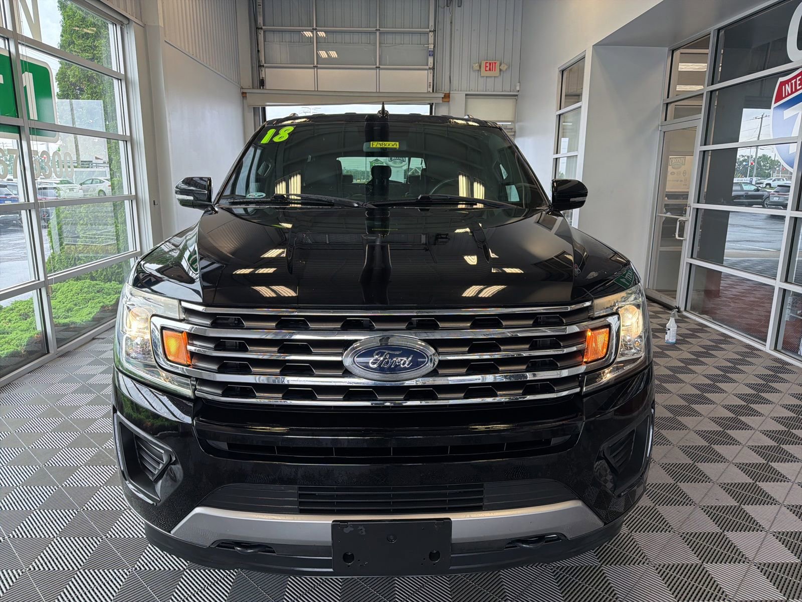Used 2018 Ford Expedition Max XLT w/ Equipment Group 202A AWD/4WD image 2