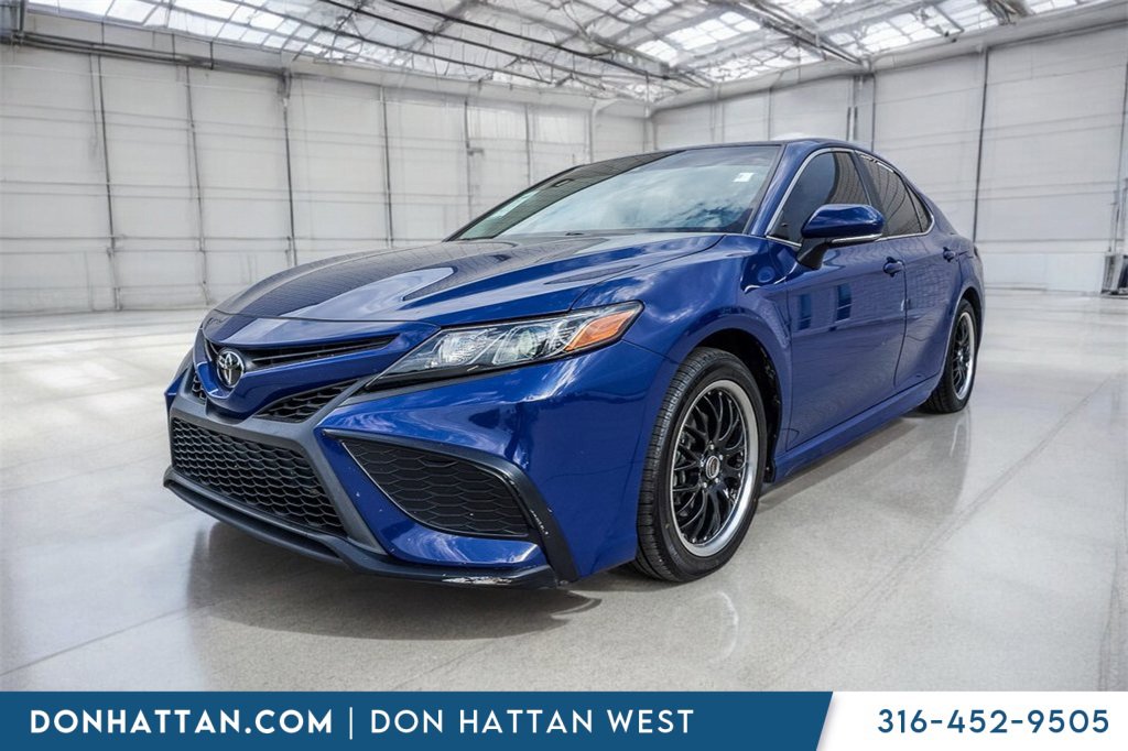 Used 2023 Toyota Camry SE w/ Cold Weather Package image 26