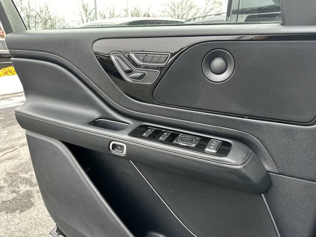 Certified 2025 Lincoln Aviator Reserve image 32