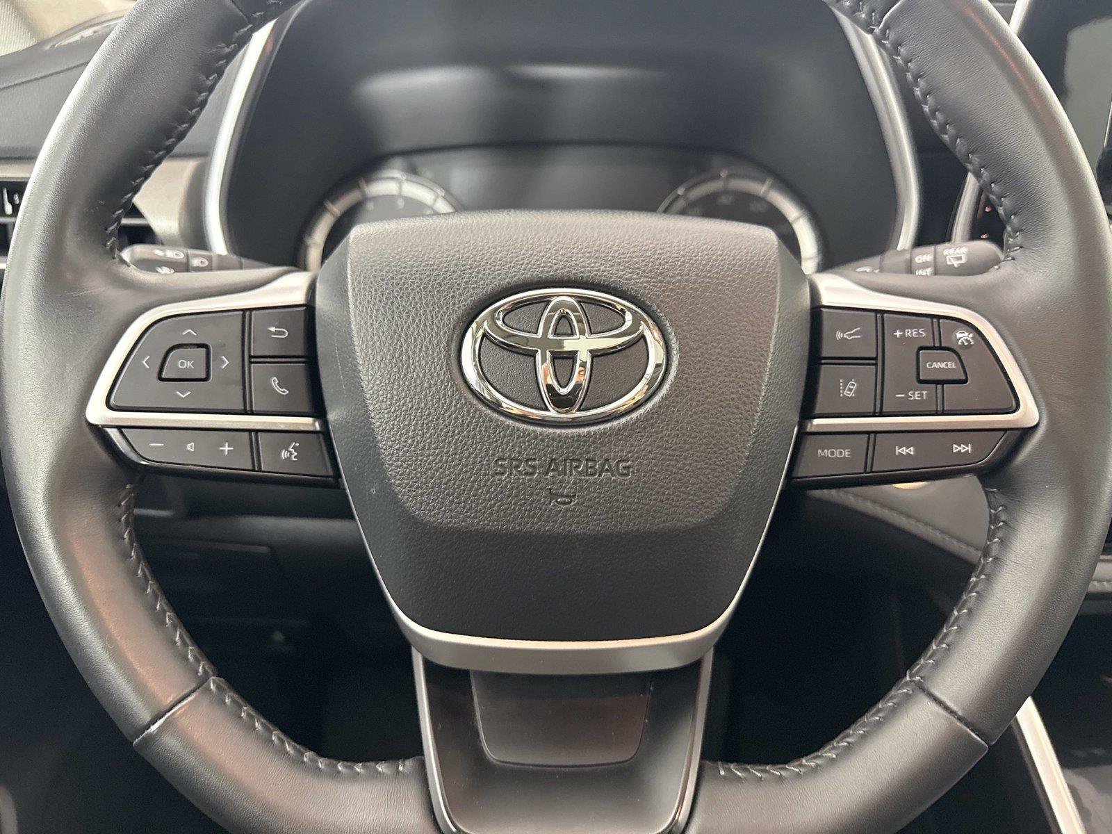 Certified 2025 Toyota Highlander XLE AWD/4WD image 17