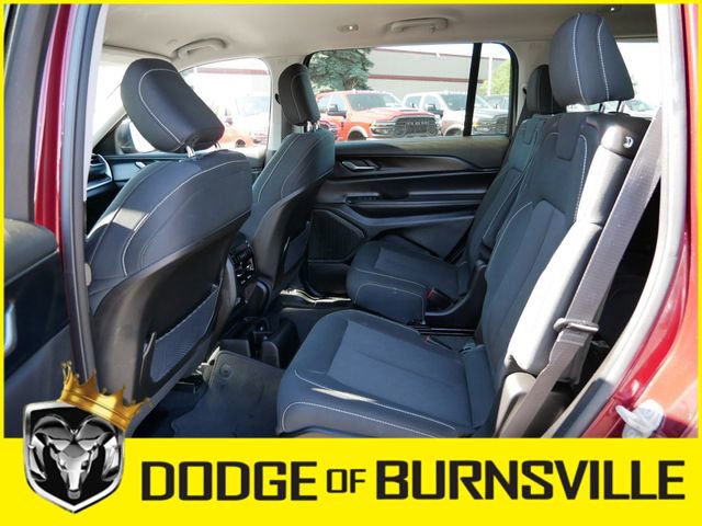 Used 2023 Jeep Grand Cherokee L Laredo AWD/4WD image 15