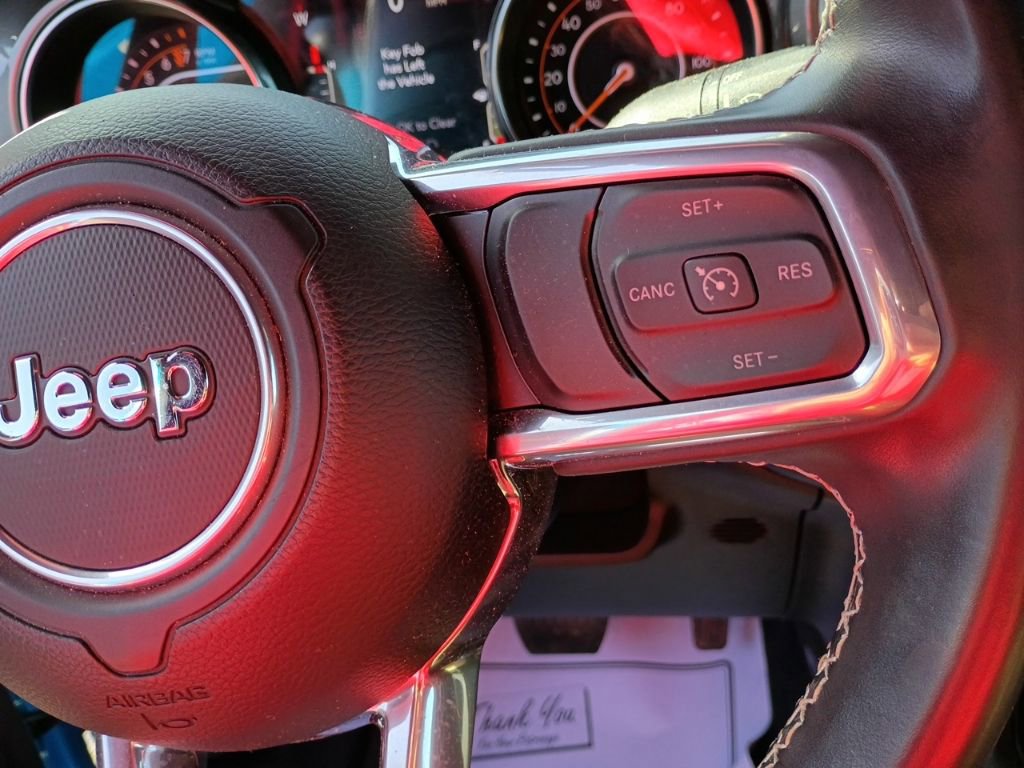 Used 2022 Jeep Wrangler Unlimited Sahara image 32