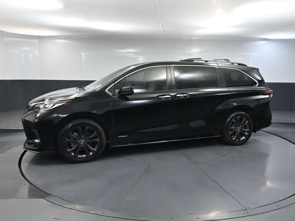 Used 2021 Toyota Sienna XSE FWD image 7