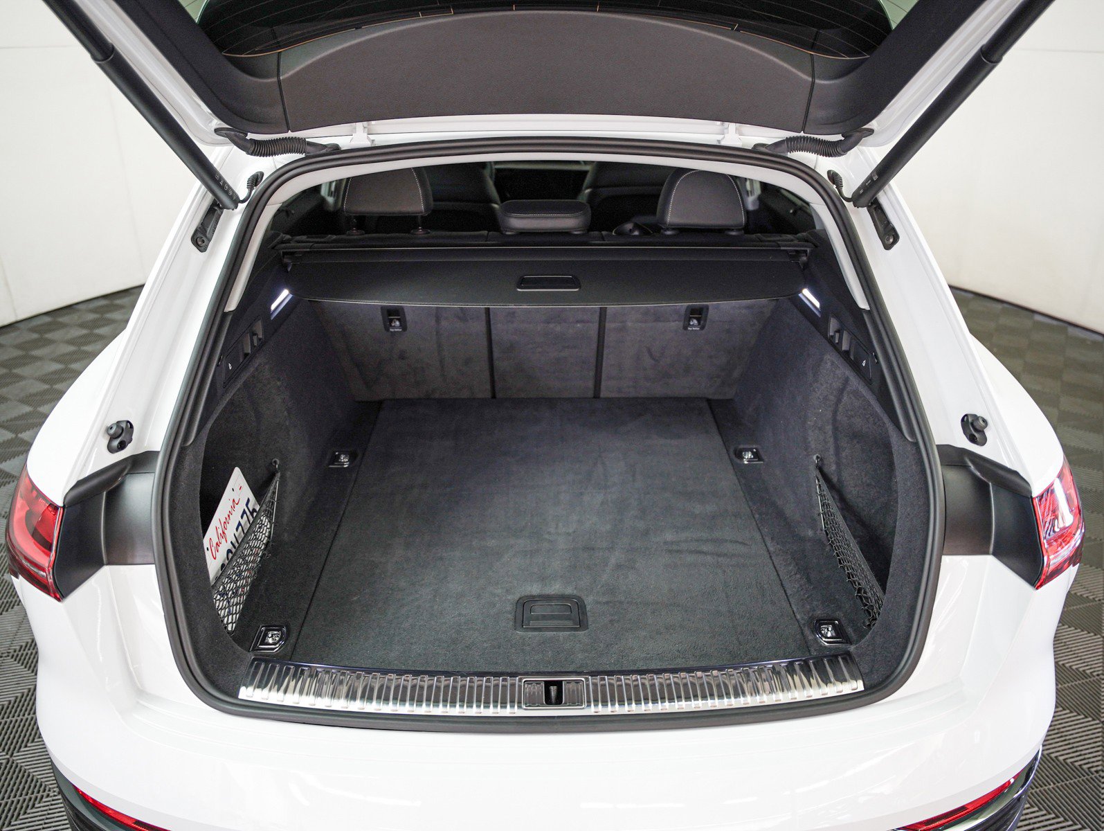 Certified 2024 Audi Q8 e-tron Prestige w/ Prestige Package image 8