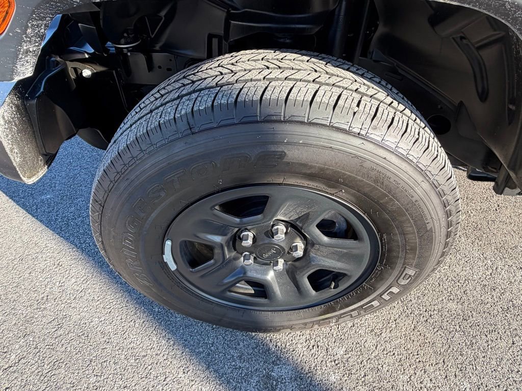 Certified 2024 Jeep Gladiator Sport image 14