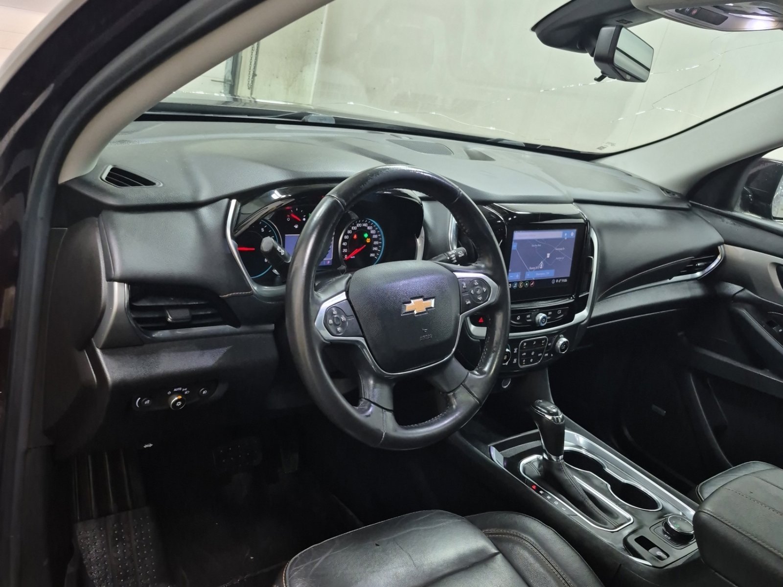 Used 2020 Chevrolet Traverse LT image 9