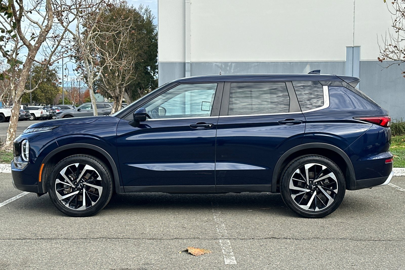 Used 2024 Mitsubishi Outlander SE image 7