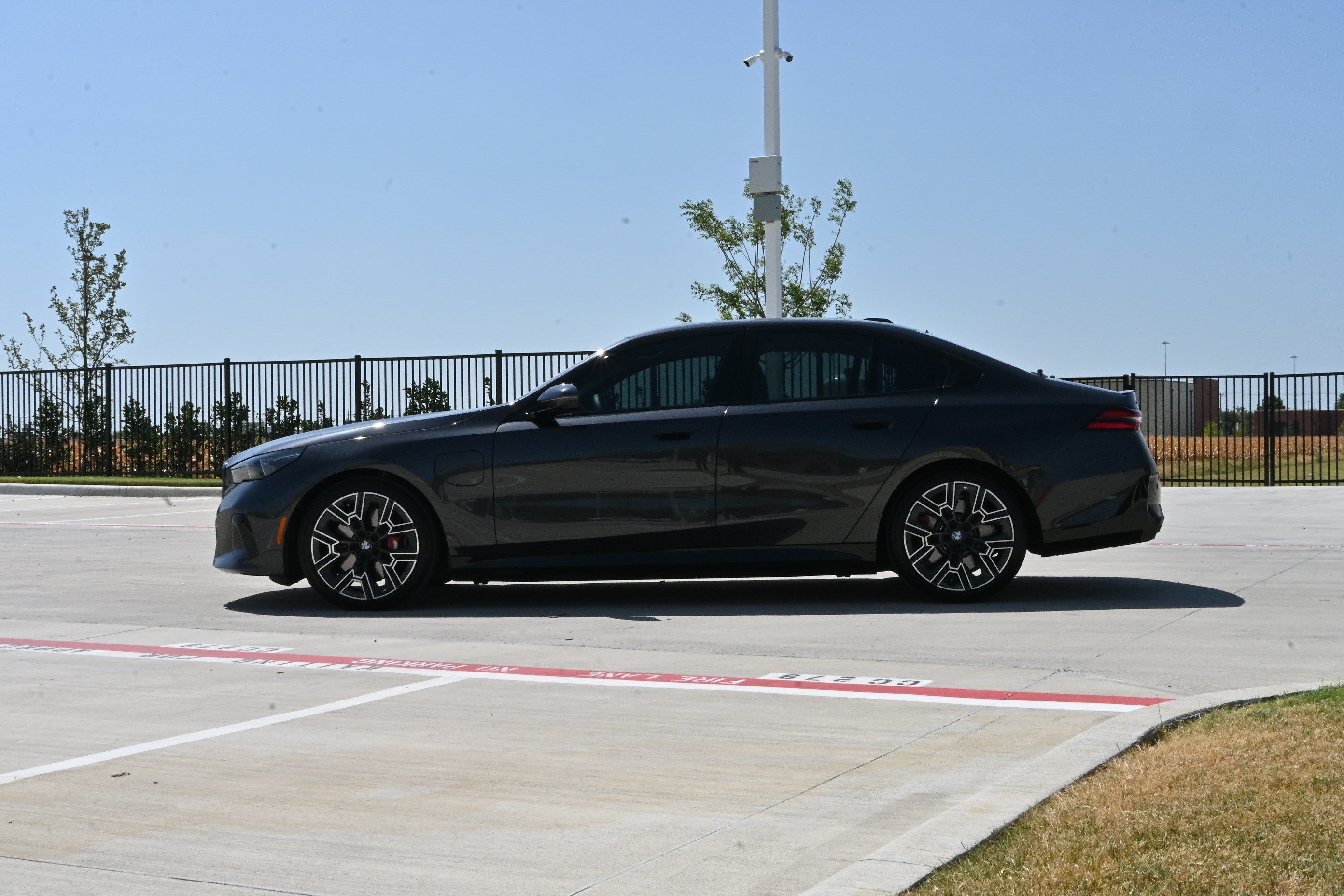 Used 2026 BMW 550e xDrive AWD/4WD image 6