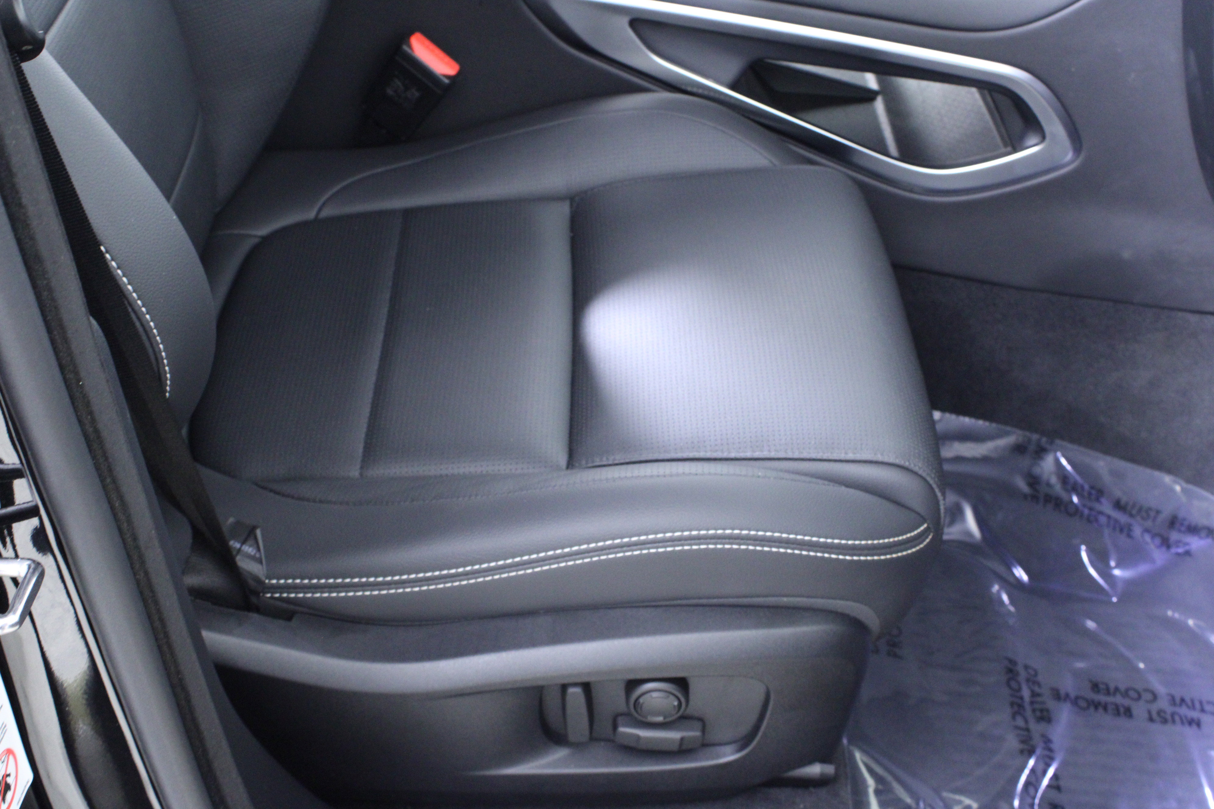 Used 2025 Jaguar F-PACE R-Dynamic S image 16