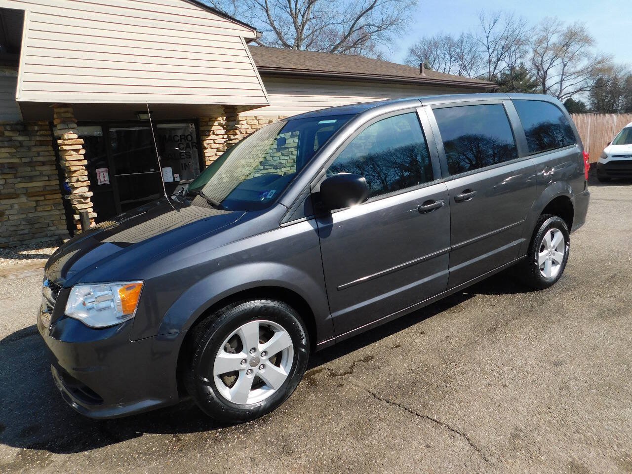 Used 2016 Dodge Grand Caravan SE w/ Quick Order Package 29E SE FWD image 10