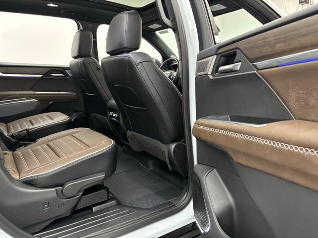 New 2026 GMC Acadia Denali Ultimate w/ LPO, Floor Liner Package AWD/4WD image 40