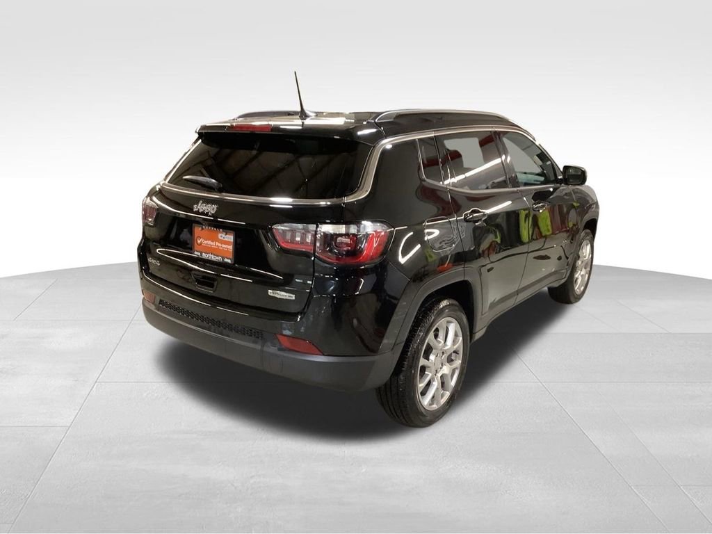 Used 2023 Jeep Compass Latitude AWD/4WD image 8