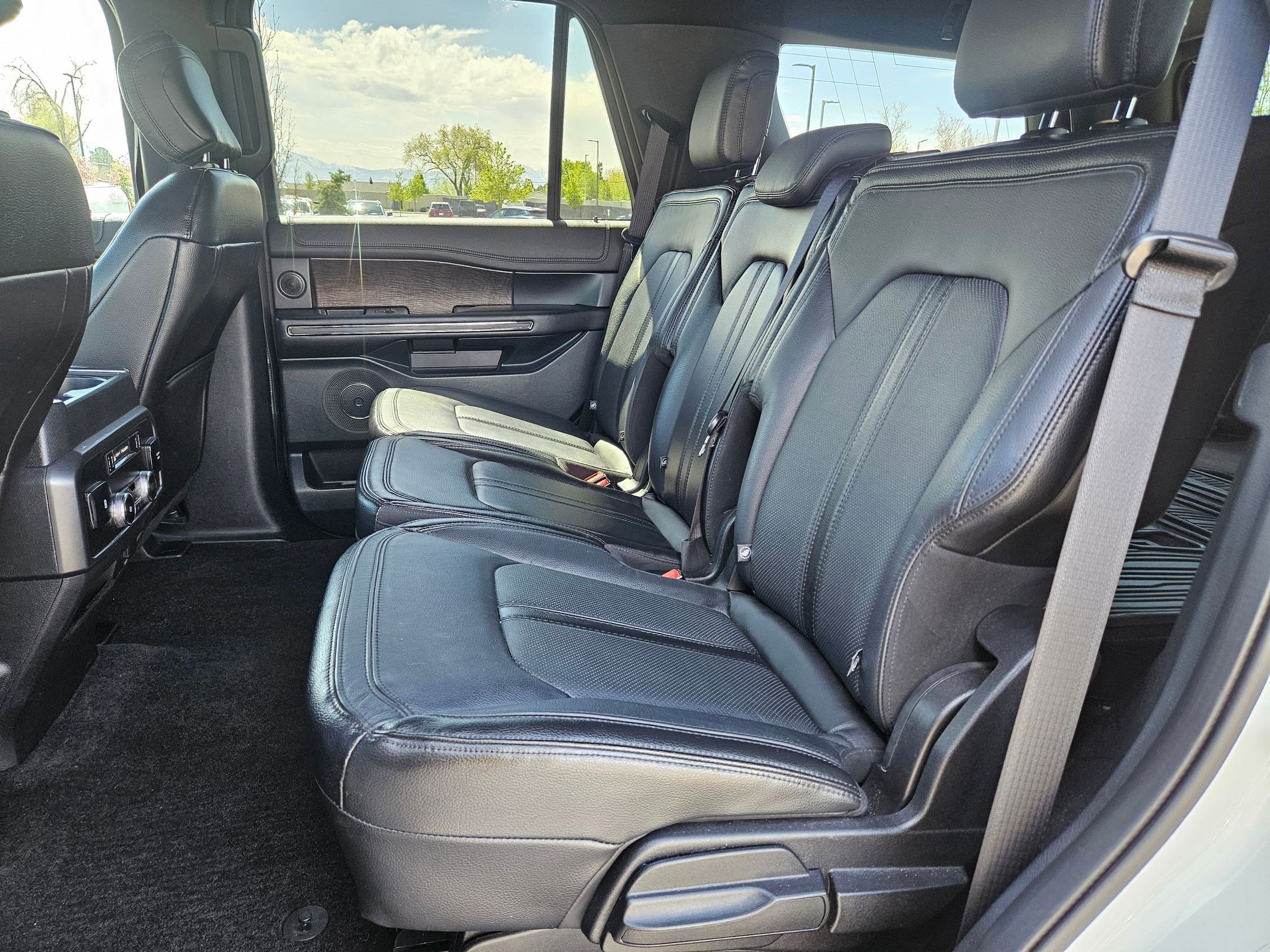Used 2020 Ford Expedition Limited w/ Equipment Group 302A AWD/4WD image 27