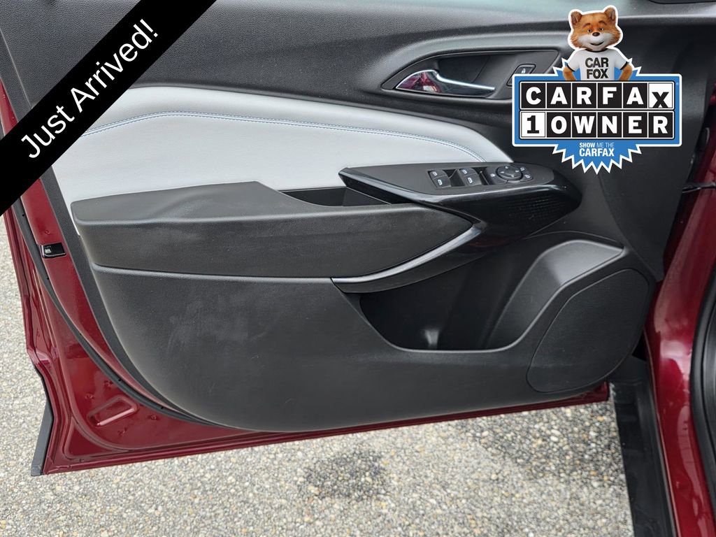 Used 2024 Chevrolet Trax LT w/ LT Convenience Package FWD image 28