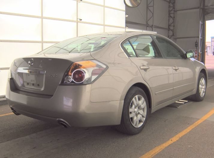 Used 2012 Nissan Altima 2.5 S FWD image 2