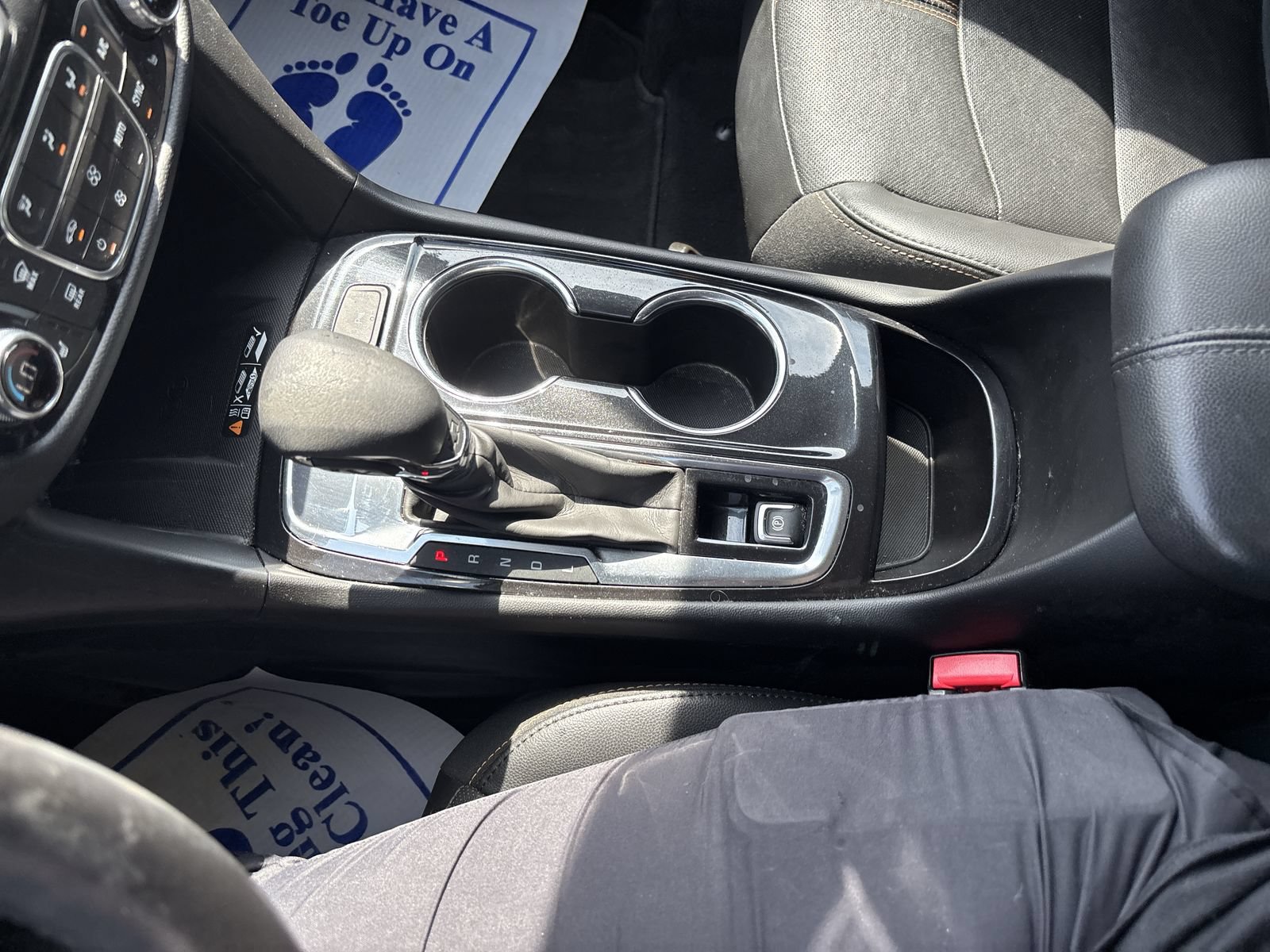 Used 2022 Chevrolet Equinox Premier FWD image 23
