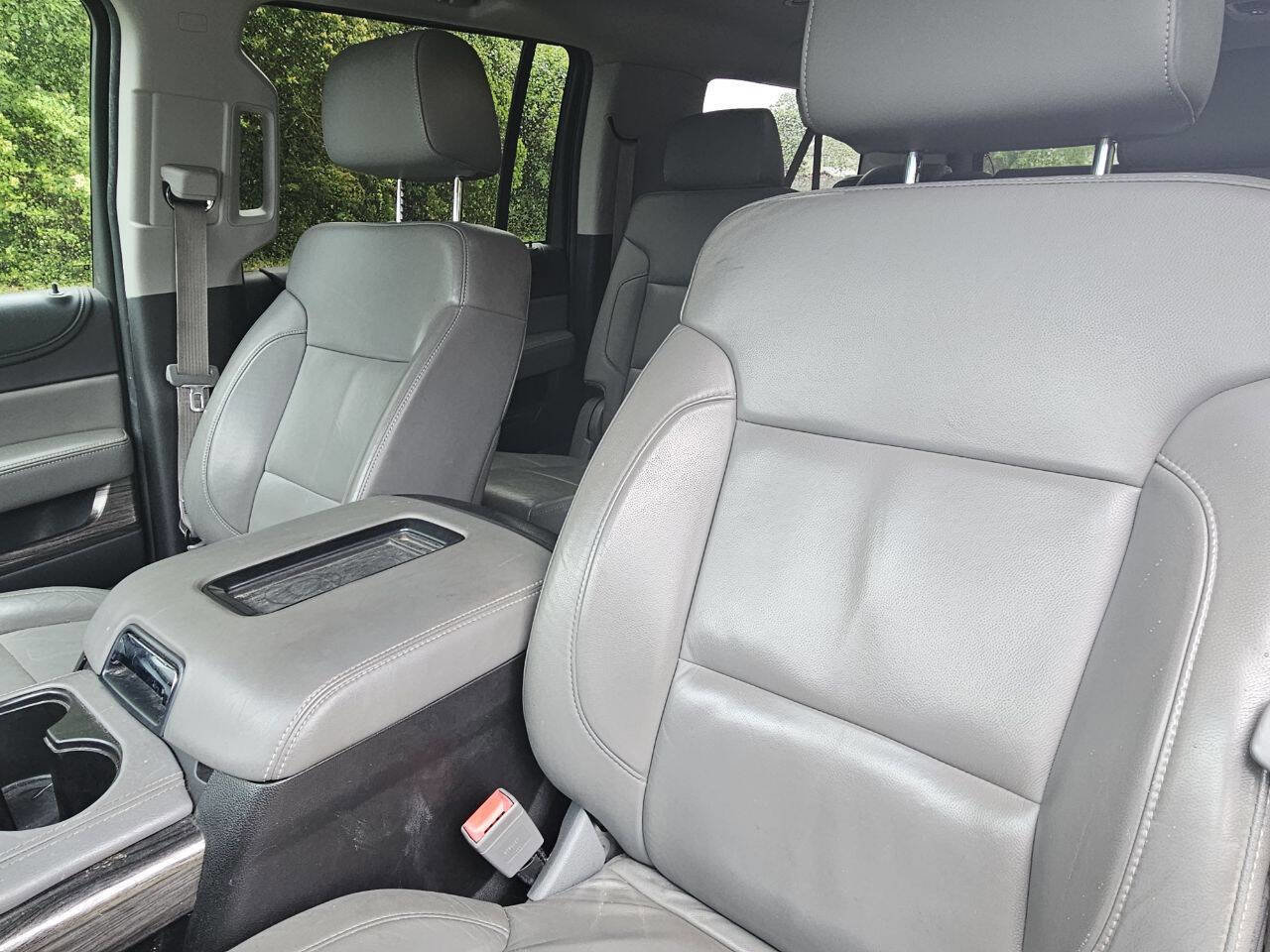 Used 2015 Chevrolet Suburban LT w/ Luxury Package AWD/4WD image 12