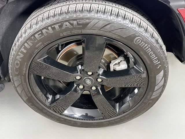 Certified 2024 Land Rover Defender 110 X-Dynamic SE image 33