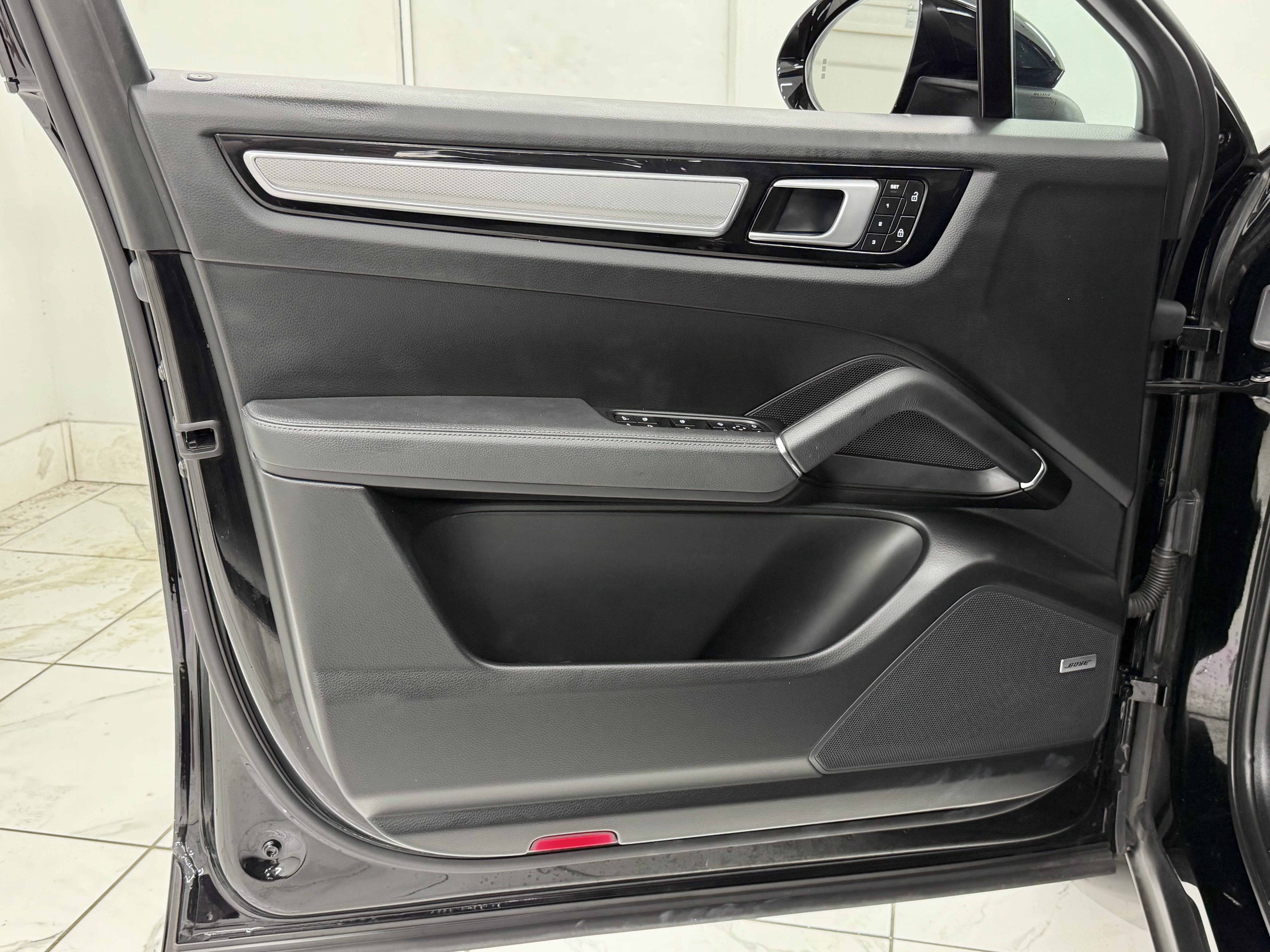 Certified 2022 Porsche Cayenne S image 27