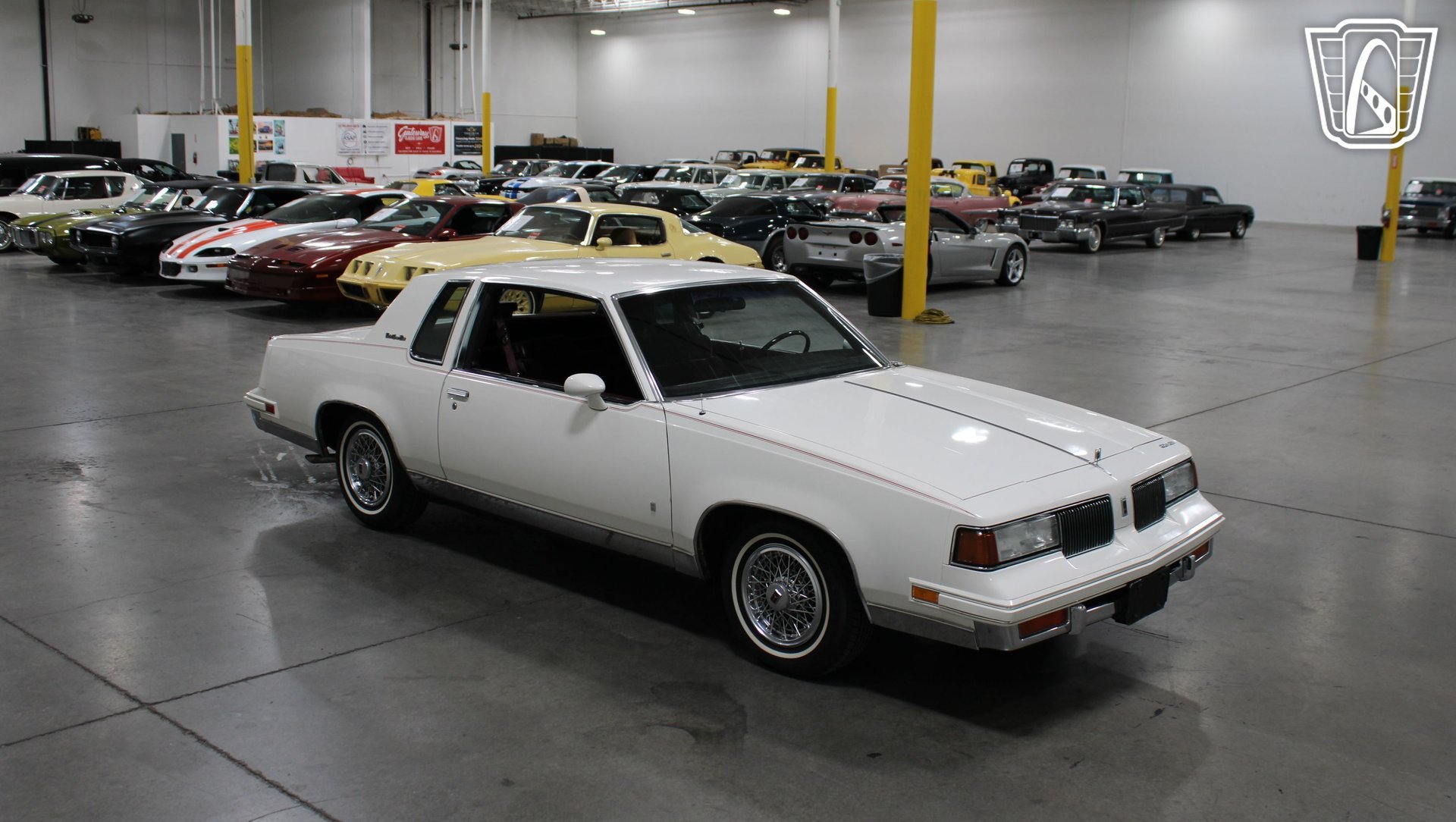 Used 1988 Oldsmobile Cutlass Supreme Classic Brougham RWD image 9