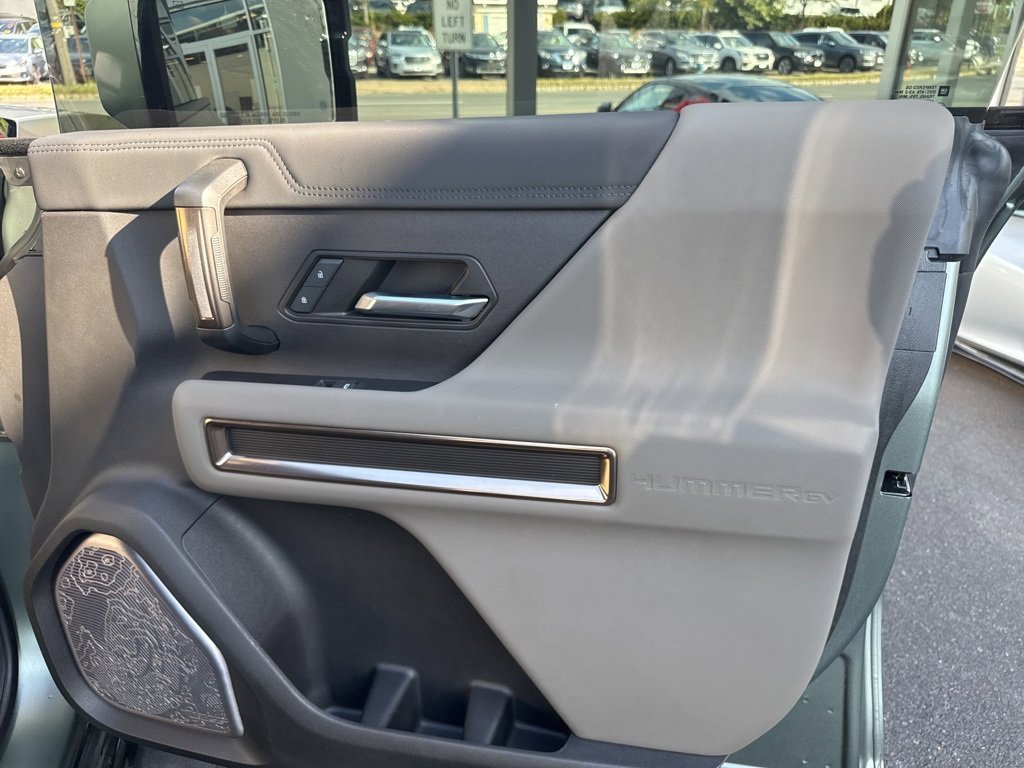 Used 2024 GMC Hummer EV 3X image 40
