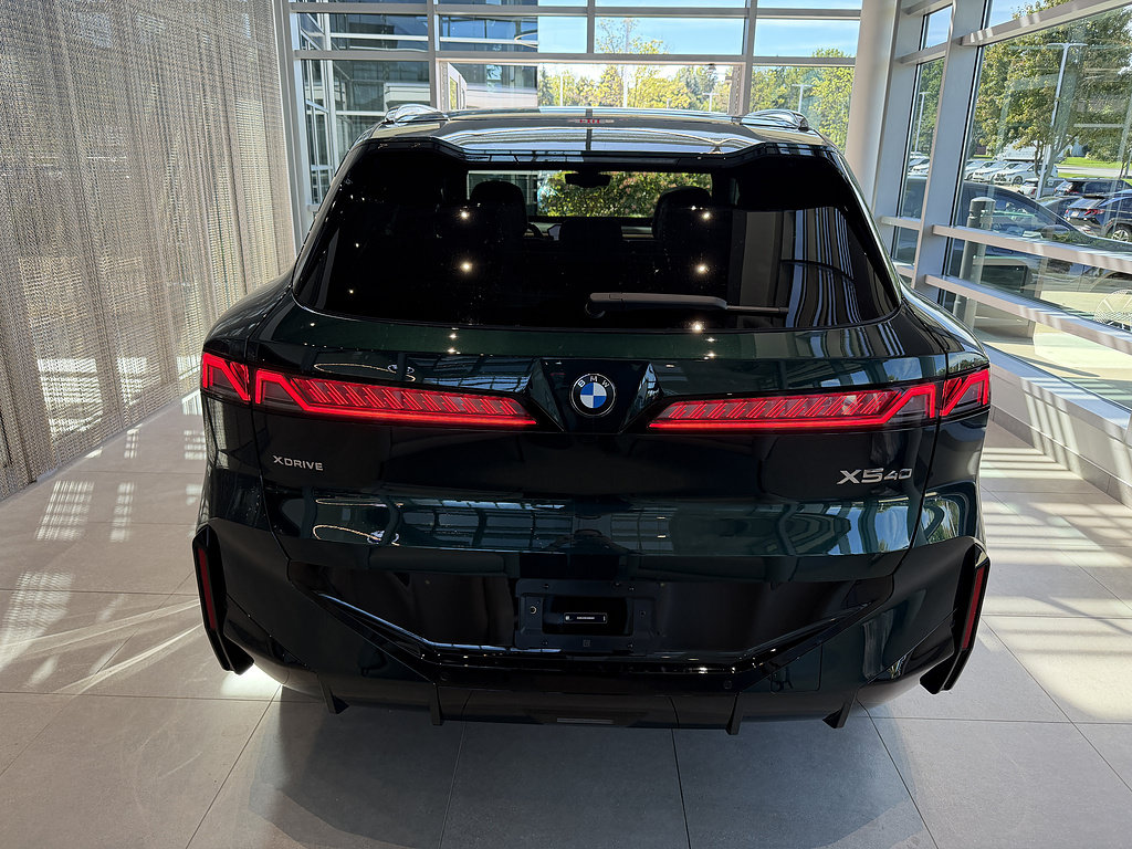 New 2027 BMW X5 xDrive40i w/ M Sport Package AWD/4WD image 5