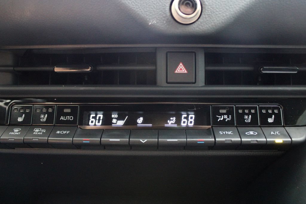 Certified 2025 Toyota Crown Signia AWD/4WD image 38