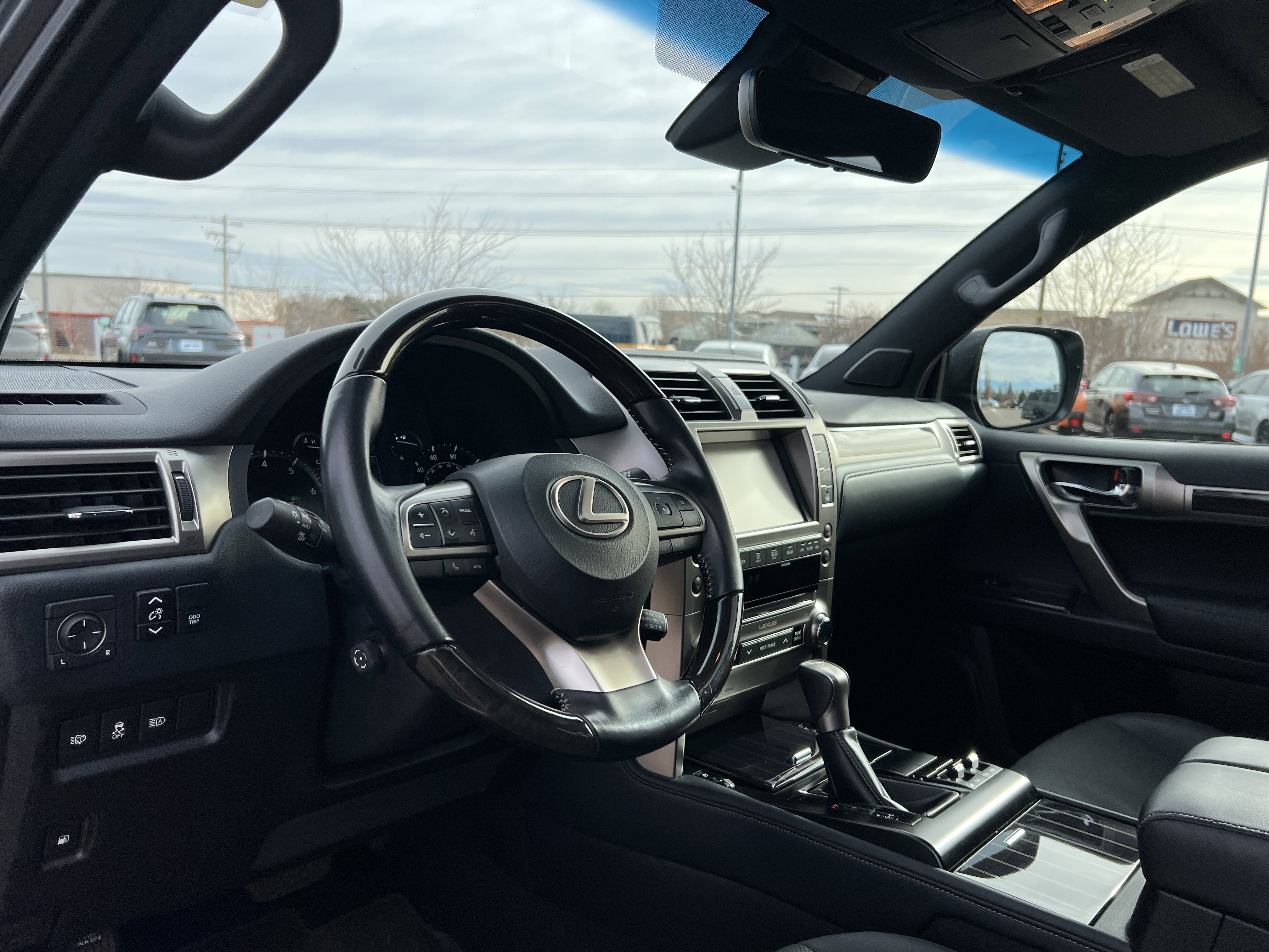 Used 2020 Lexus GX 460 Premium w/ Premium Package image 27