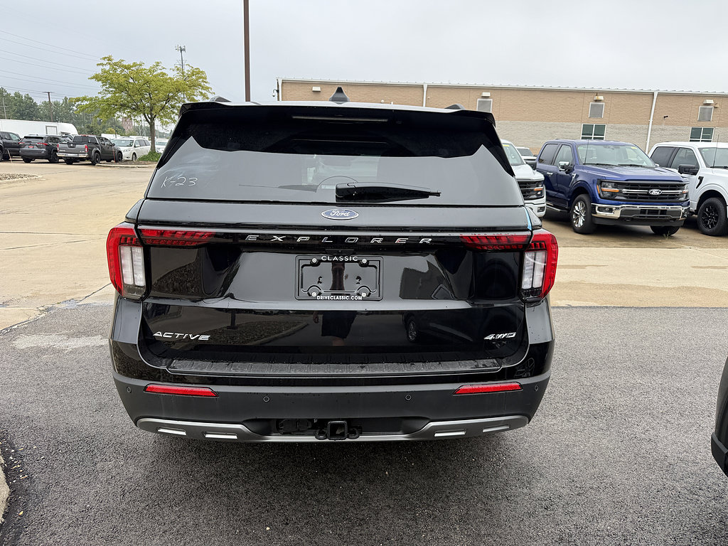 New 2026 Ford Explorer Active w/ Active Comfort Package AWD/4WD image 4